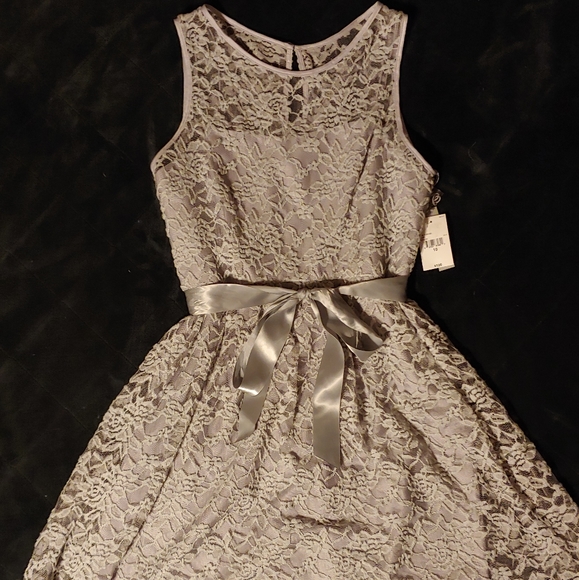 Dress - Picture 1 of 8